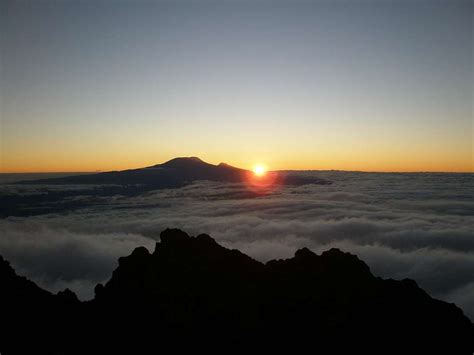 Sunrise behind Kilimanjaro : Photos, Diagrams & Topos : SummitPost