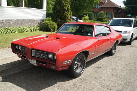 File:1969 Pontiac GTO (14748536811).jpg - Wikimedia Commons