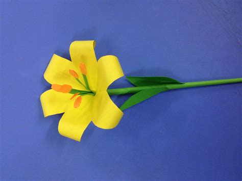 How to make lily paper flower | Easy origami flowers for beginners makin... | Easy origami ...