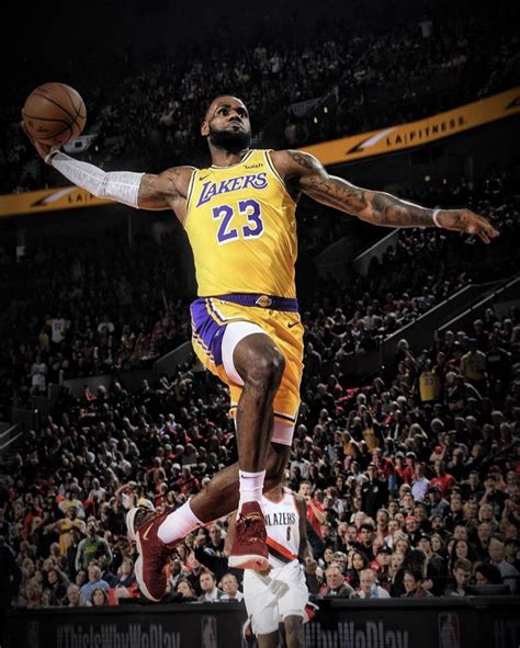 Lebron James Dunk Wallpaper