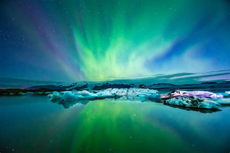 Best Time To See The Northern Lights In Iceland | Grounded Life Travel