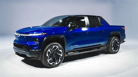 2024 Chevrolet Silverado EV Revealed: 400-Mile Range, Up To 664 HP