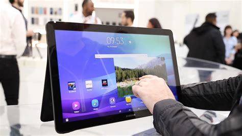 Samsung Galaxy View is an 18.4-inch tablet to compete with your TV - Video - CNET