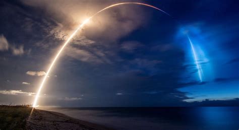 SpaceX Starlink launch puts on a spectacular light show on the East Coast