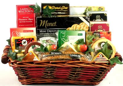 Specialty Gourmet Cheese Gift Basket: Specialty Gourmet Gift Baskets at Gift Baskets Etc