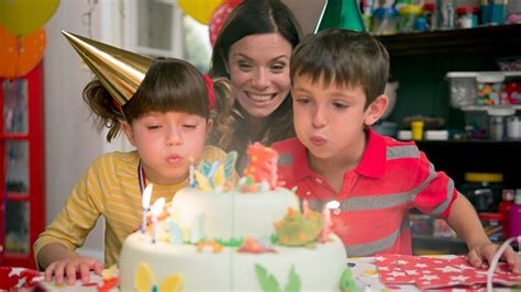 CBeebies iPlayer - Topsy and Tim - Series 2: 28. Birthday Party