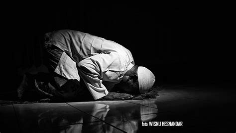 Sujud Sajadah (Hukum, Cara Dan Bacaan) - Bidadari.My