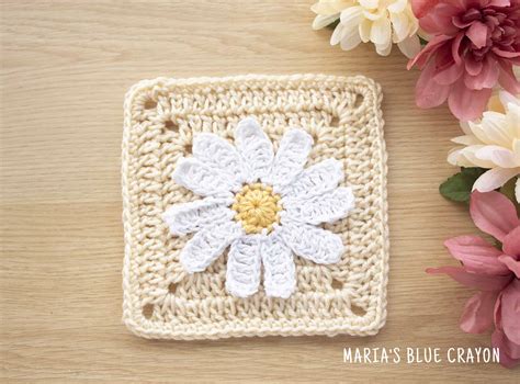 Crochet Daisy Applique Pattern - Maria's Blue Crayon