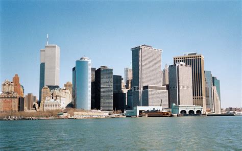 File:Lower Manhattan Skyline March 2001.jpg - Wikimedia Commons