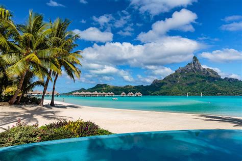 travel-destination--french-polynesia-505610634-a8272a44619d4be1a725dd622a77edff.jpg