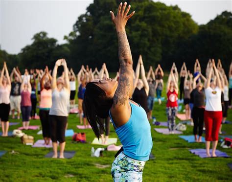 Best outdoor yoga and fitness classes in nyc – Artofit