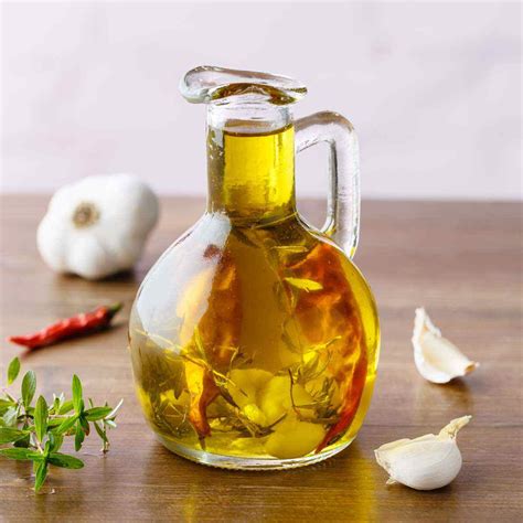 How to Make Garlic Infused Olive Oil (Good with Everything) | Paleo Grubs