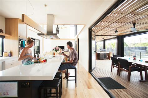 Photo 8 of 8 in A Modular Beach Home in Australia Allows One Family to Keep an Eye on the Surf ...