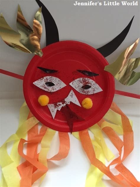 Jennifer's Little World blog - Parenting, craft and travel: Chinese New Year paper plate dragon mask