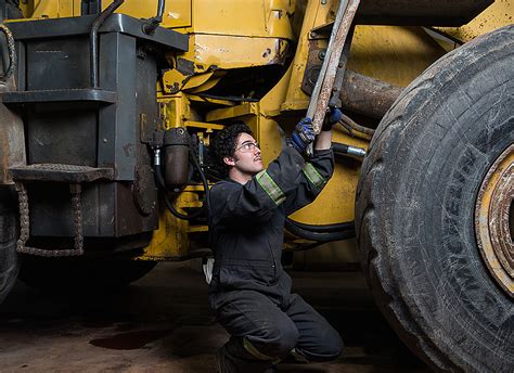 Heavy Equipment Technician: Certifications in Alberta - alis