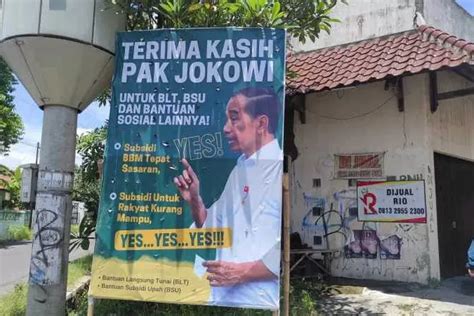 Baliho Ucapan Terima Kasih Pak Jokowi, Dicopot Gibran - Suara Karya