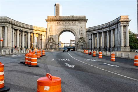 Manhattan Bridge Arch Stock Photos, Pictures & Royalty-Free Images - iStock