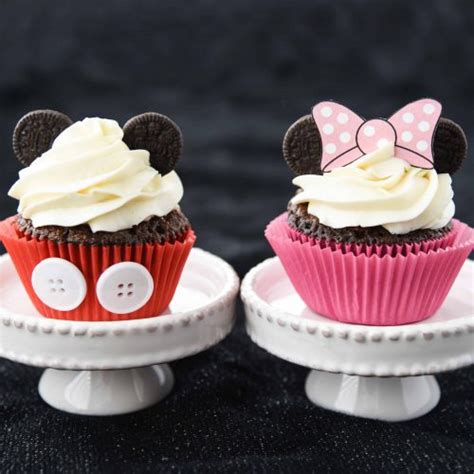 Mickey and Minnie Cupcakes - Cupcake Diaries