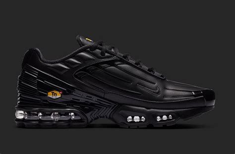 Nike Air Max Plus 3 "Triple Black" Turns Up in Leather | HOUSE OF HEAT