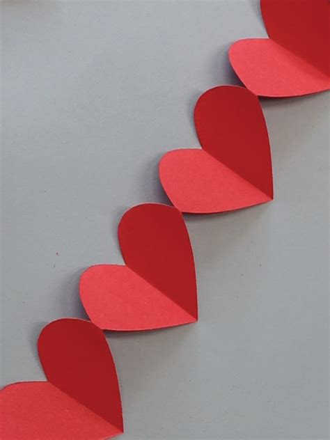 How to Make a Heart Paper Chain - Pjs and Paint