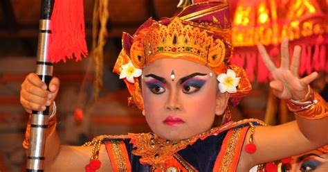 Discovering Balinese Dance: Balinese Dance Costumes