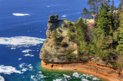 Miners Castle and Lake at Pictured Rocks National Lakeshore, Michigan image - Free stock photo ...