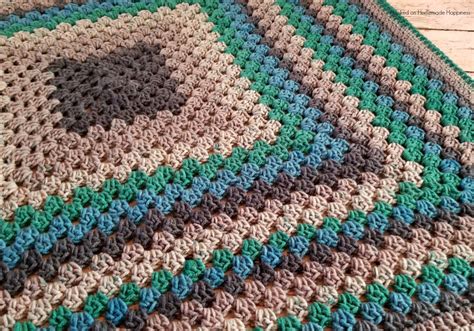 Granny Square Baby Blanket Crochet Pattern - Hooked on Homemade Happiness