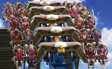 Dollywood in Pigeon Forge, TN - Dollywood Theme Park Rides & Shows