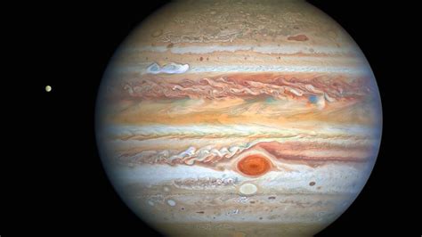 Winds of Jupiter's Great Red Spot are speeding up