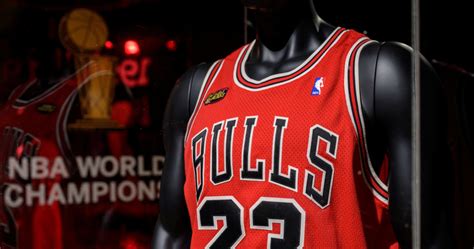 Michael Jordan's Game-Worn Jersey from 'Last Dance' Season Sells for Record $10.1M | News ...