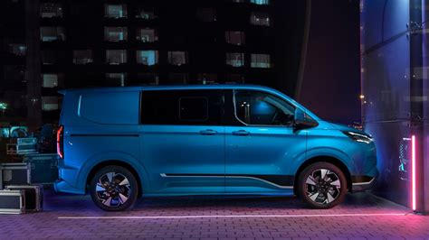 The All-New Ford Transit Custom Van | Ford UK