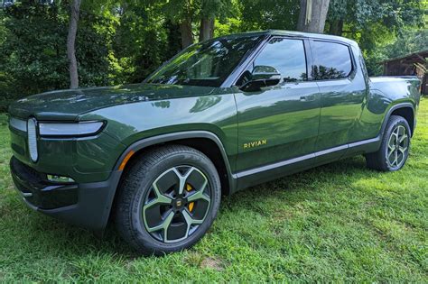 2022 Rivian R1T Adventure - Find My Electric