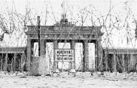 Berlin Wall | Definition, Length, & Facts | Britannica