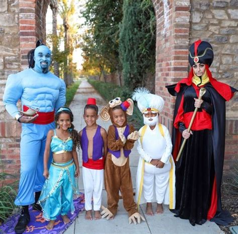 10 Best Disney Family Costumes For 6 - That Disney Fam