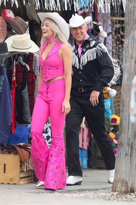 Margot Robbie and Ryan Gosling as Rodeo Barbie and Ken Barbie And Ken Costume, Barbie E Ken ...