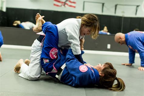 Fundamentals Jiu Jitsu Techniques that All White Belts Should Know - Gracie Barra Northridge ...