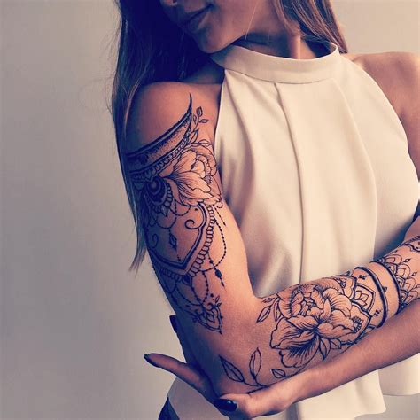 #Repost @veronicalilu ・・・ Floral #henna sleeve Shoulder piece inspired by @tata.tsvetkova ...