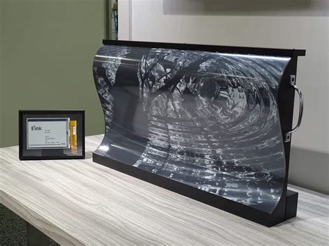 E-ink Debuts Flexible 32" Mobius Display - The Digital Reader