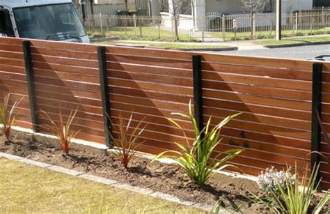 20+ Modern Metal And Wood Fence – HomeDecorish