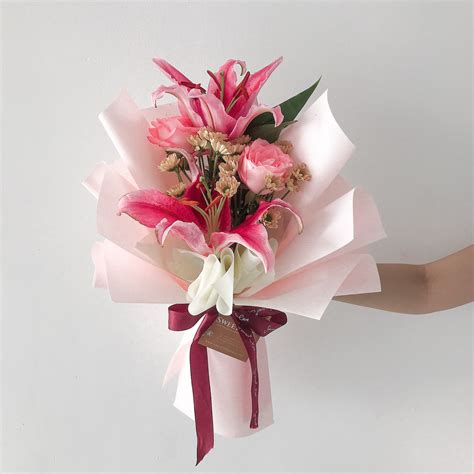 ALICE Lily and Rose Bouquet - Flower Delivery Penang | SweetLife & Co.