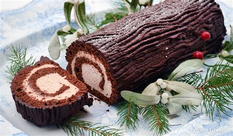 Kirstie's Handmade Christmas Yule Log | The Cake Boutique