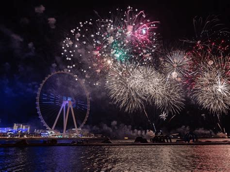 Dazzling Fireworks and Drone Shows Illuminate Dubai's Night Sky - Social Kandura