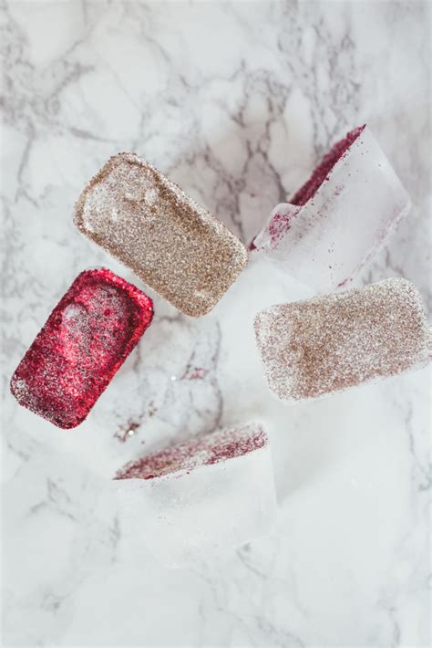 DIY Edible Glitter Ice Cubes