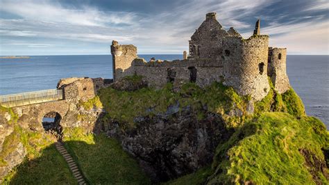 Ruins of Dunluce Castle, Co. Antrim, Northern Ireland | Windows Spotlight Images