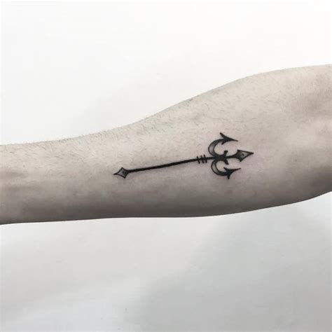 Trident Tattoo Ideas For People With A Strong Personality 🔱