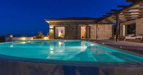 10 Best Villas In Greece For An Exotic Affair On The Island