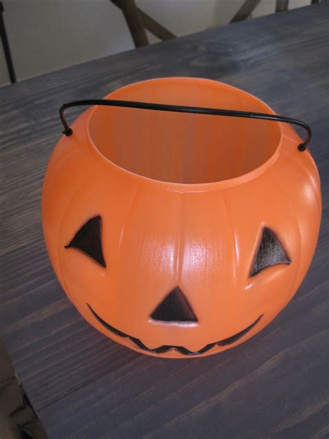 Halloween Pumpkin Bucket {ReDo}