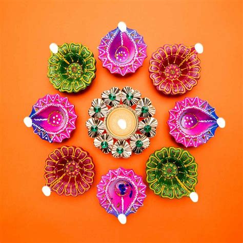 7 DIY Diwali Diya Decoration Ideas For Home | DesignCafe | Diya decoration ideas, Diwali diy ...