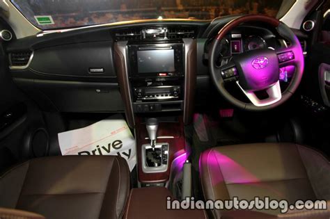 2016 Toyota Fortuner dashboard launch