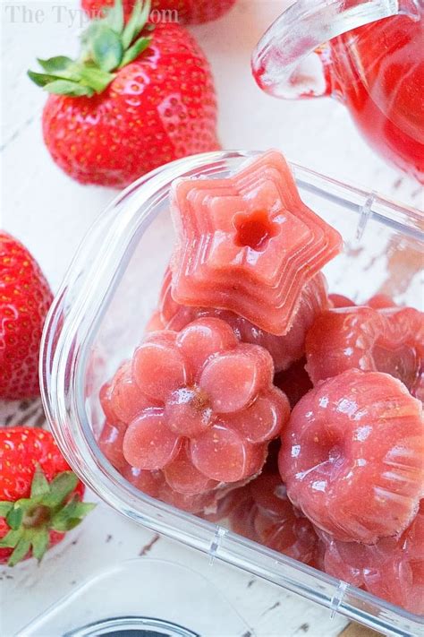 Easy Homemade Fruit Snacks with Juice and Gelatin for Kids